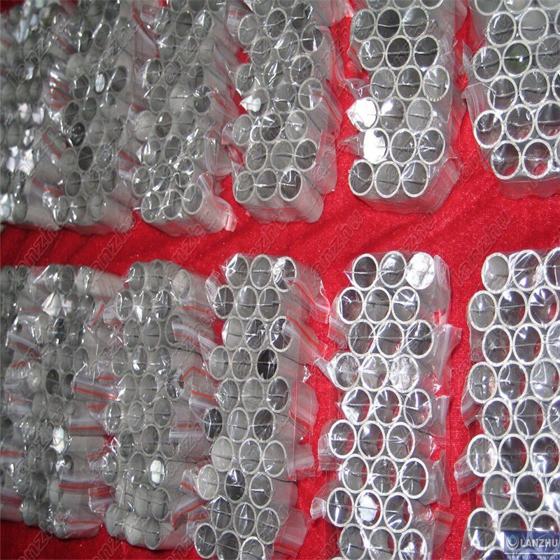 L\'effetto di Yttrio sulle hot cracking e le proprietà creep di una superllay basata su Ni accumulate da Manufacturing additivo (2)